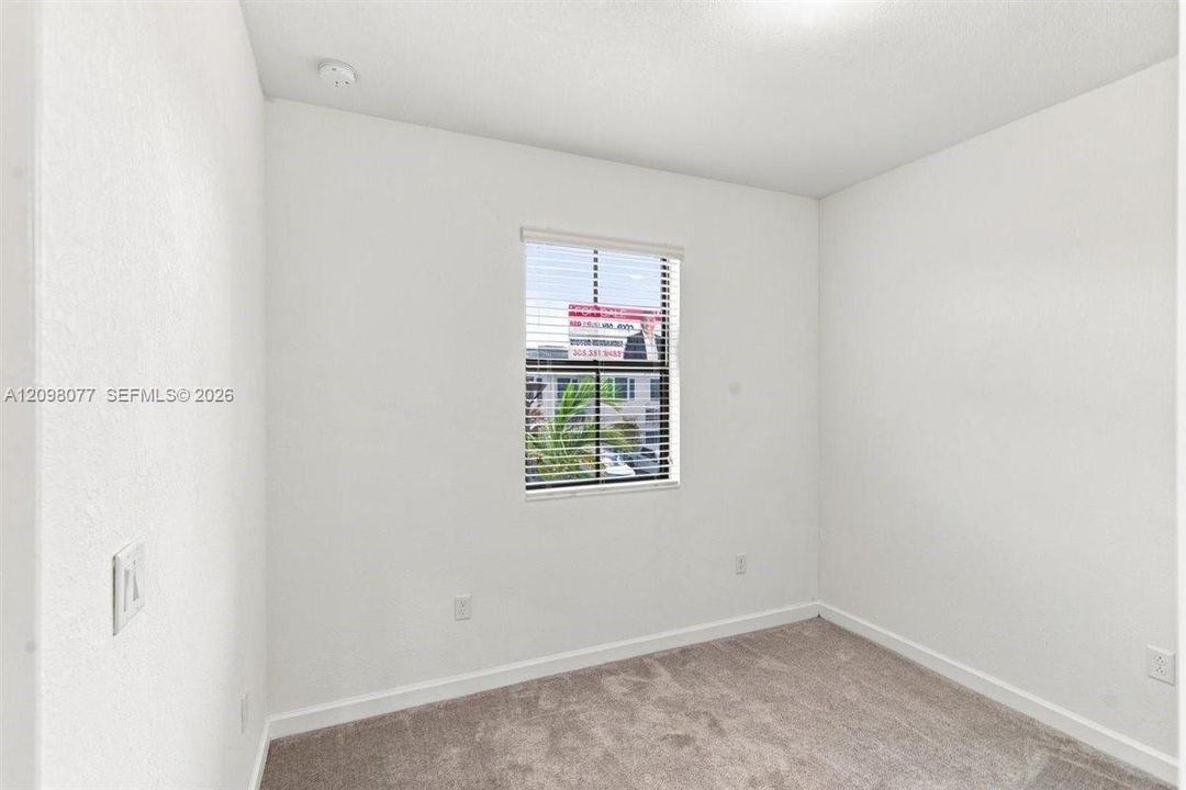 For Rent: $2,500 (3 beds, 2 baths, 1296 Square Feet)