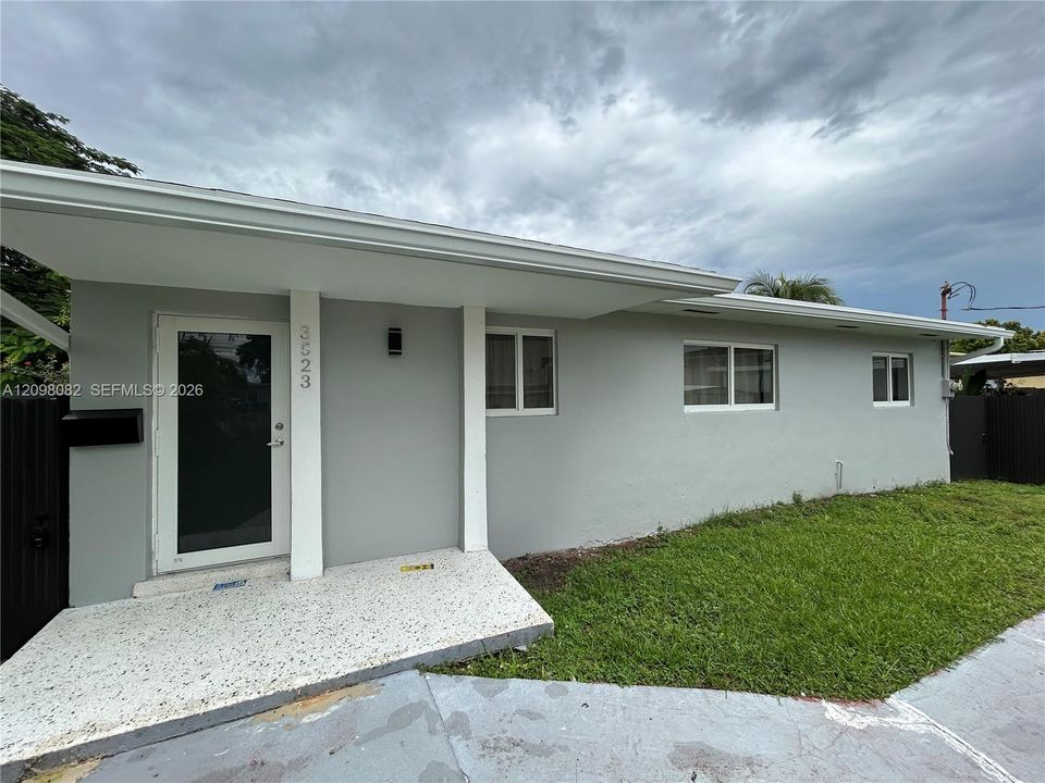 For Rent: $3,850 (3 beds, 2 baths, 2384 Square Feet)