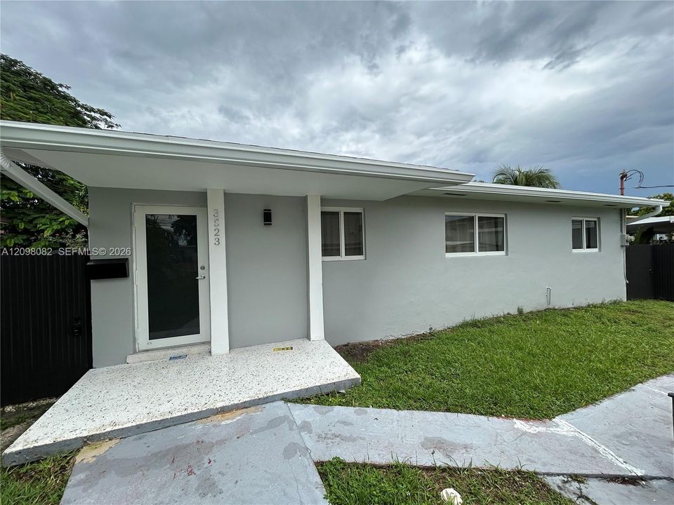 For Rent: $3,850 (3 beds, 2 baths, 2384 Square Feet)