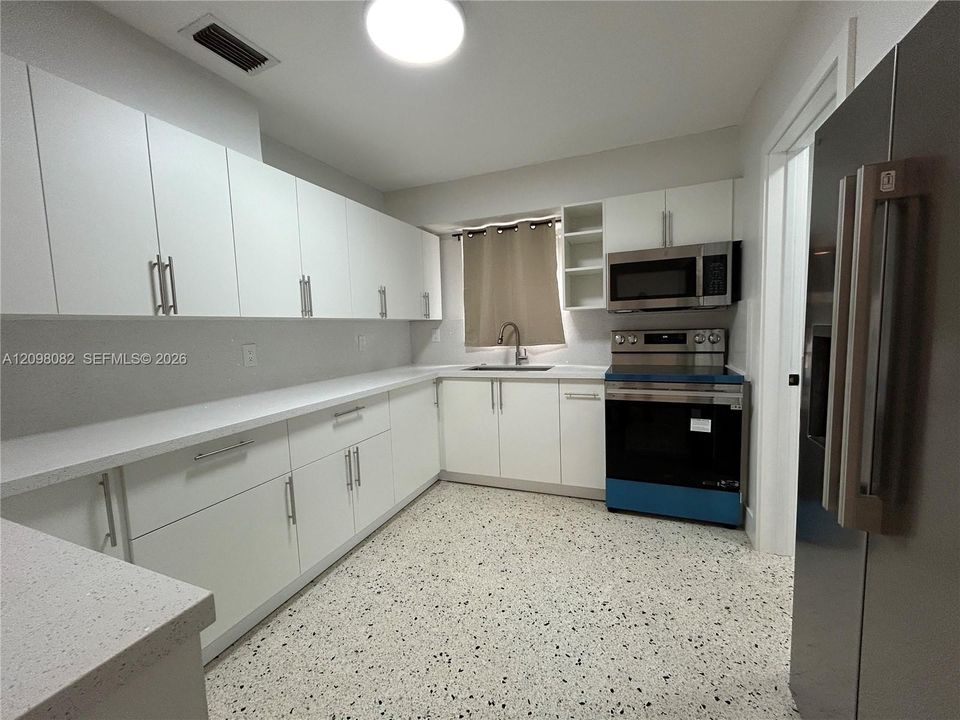For Rent: $3,850 (3 beds, 2 baths, 2384 Square Feet)