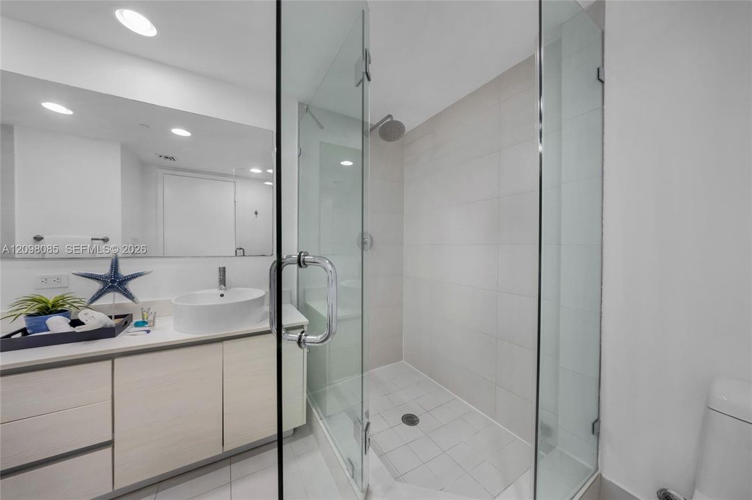 En Venta: $745,000 (3 camas, 3 baños, 1577 Pies cuadrados)