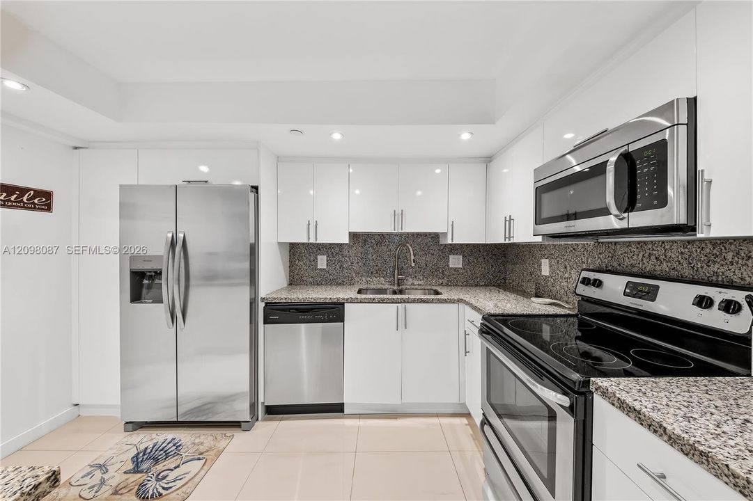 For Rent: $4,200 (2 beds, 2 baths, 1312 Square Feet)