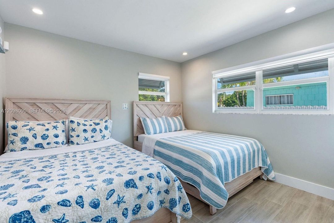 For Sale: $1,197,000 (3 beds, 2 baths, 1296 Square Feet)