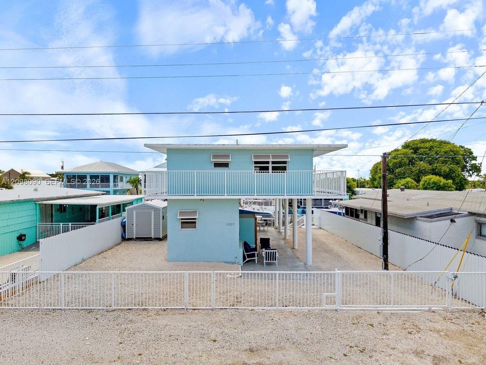 For Sale: $1,197,000 (3 beds, 2 baths, 1296 Square Feet)