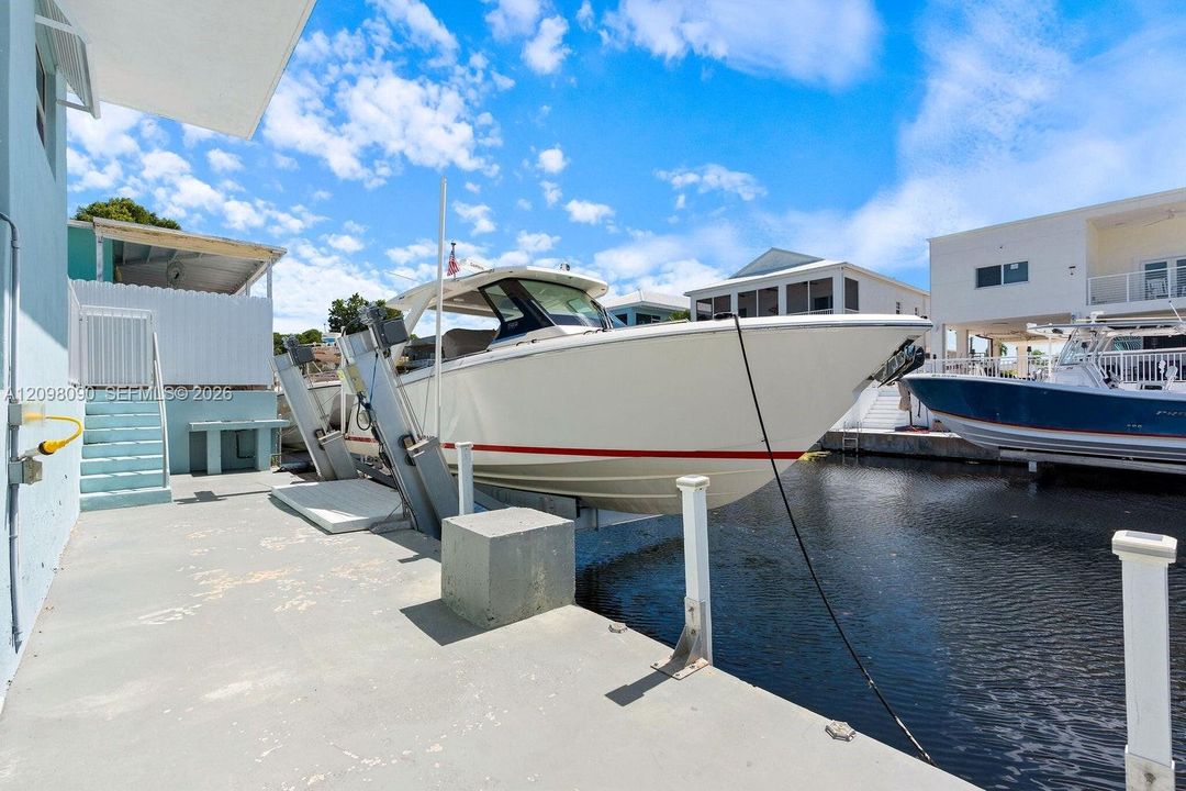 For Sale: $1,197,000 (3 beds, 2 baths, 1296 Square Feet)