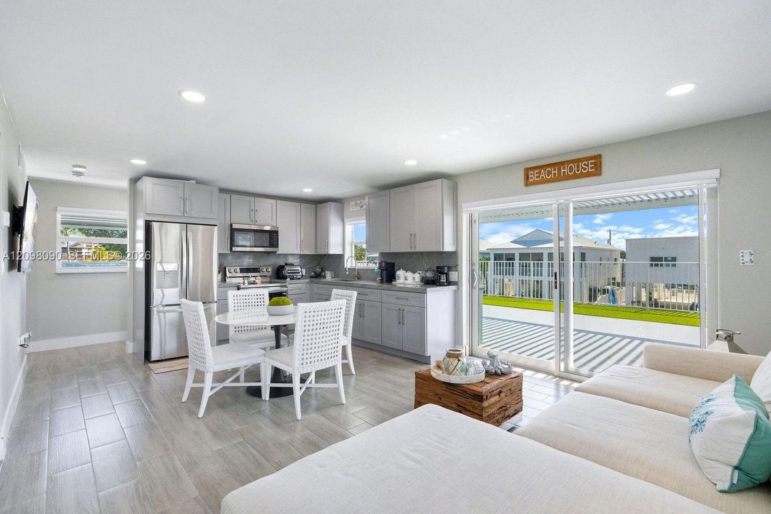 For Sale: $1,197,000 (3 beds, 2 baths, 1296 Square Feet)