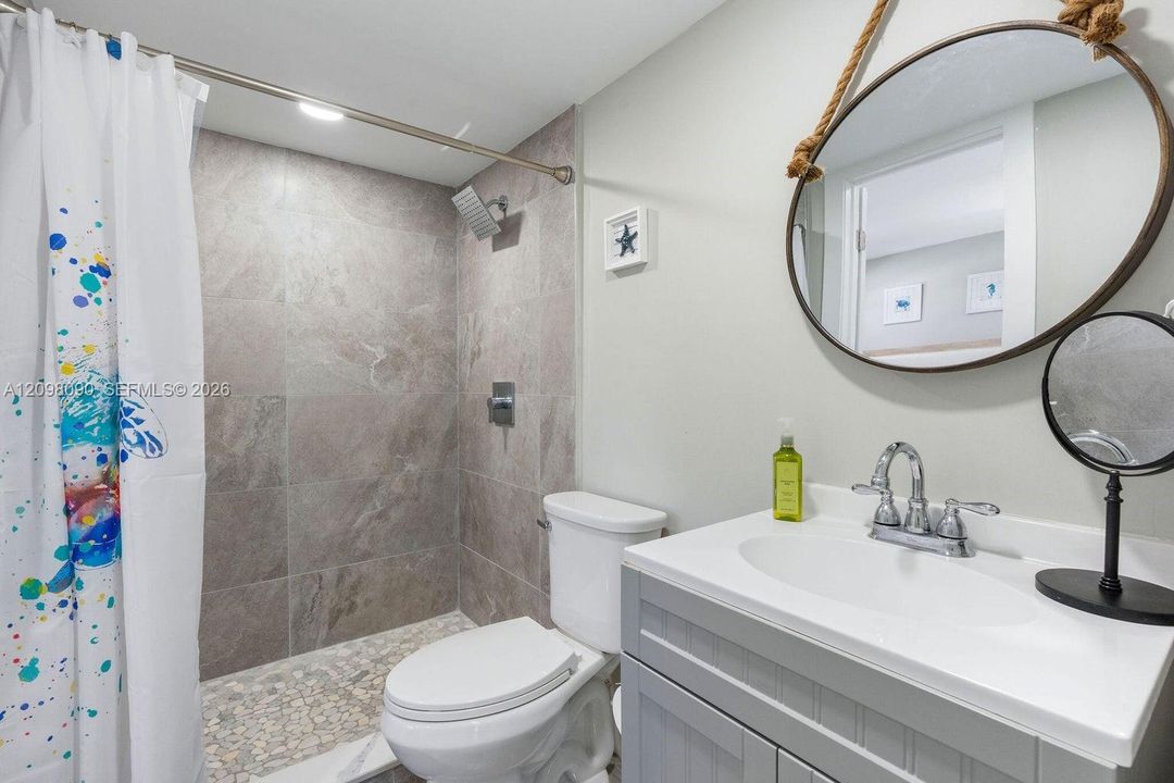 For Sale: $1,197,000 (3 beds, 2 baths, 1296 Square Feet)