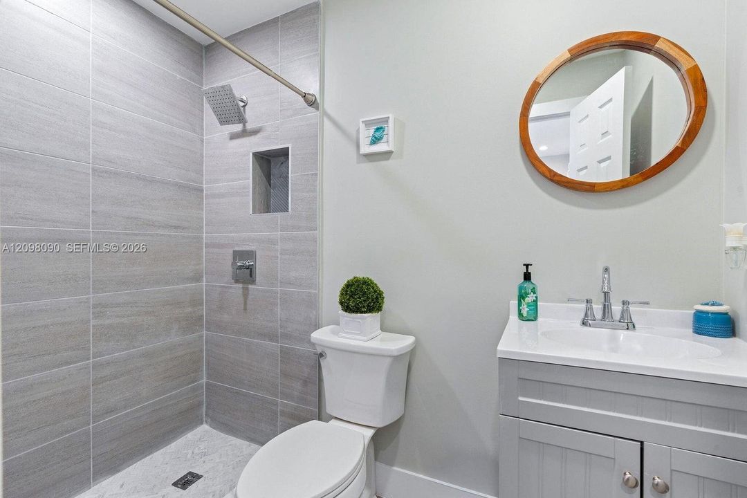 For Sale: $1,197,000 (3 beds, 2 baths, 1296 Square Feet)