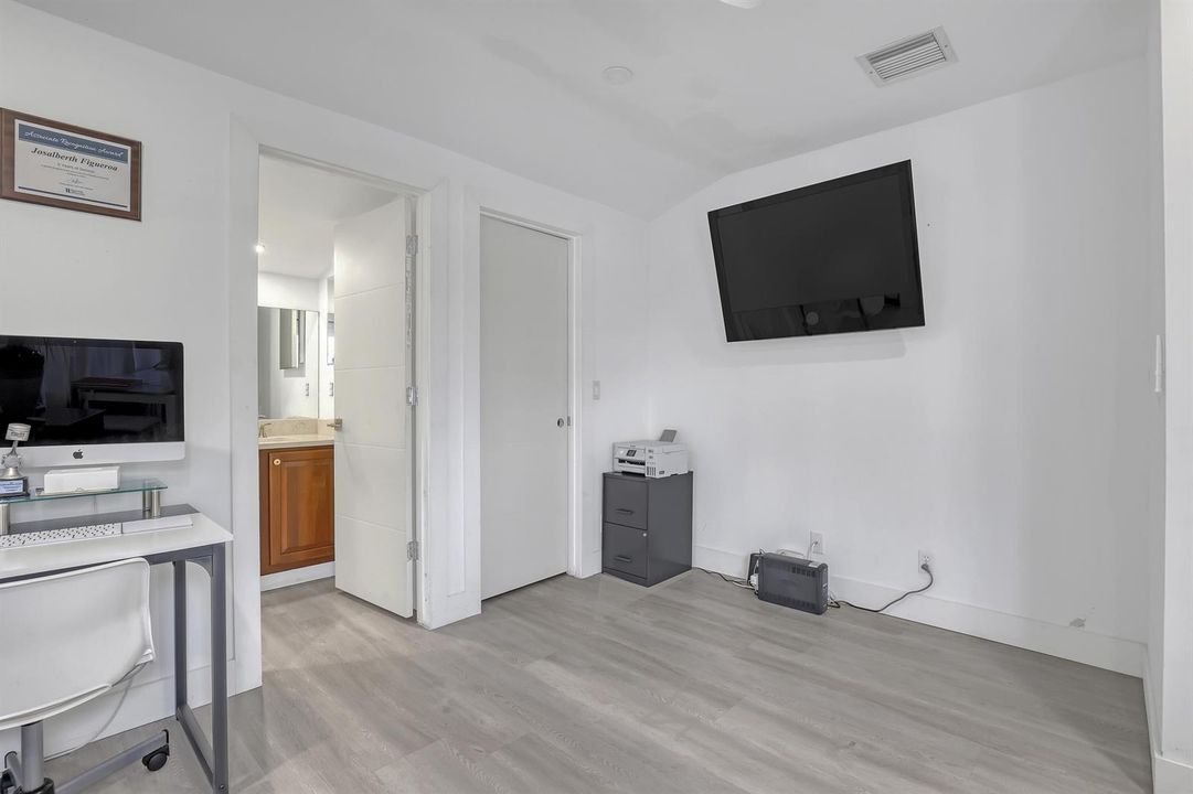 15818 Glen Willow (40)