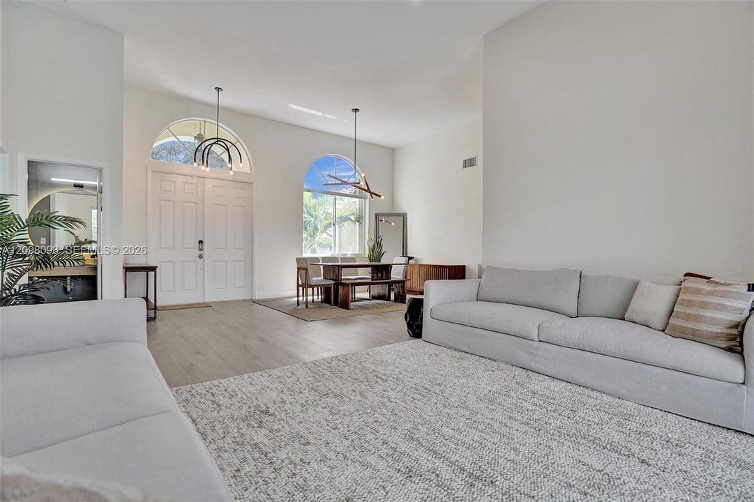 For Rent: $5,000 (4 beds, 2 baths, 2285 Square Feet)