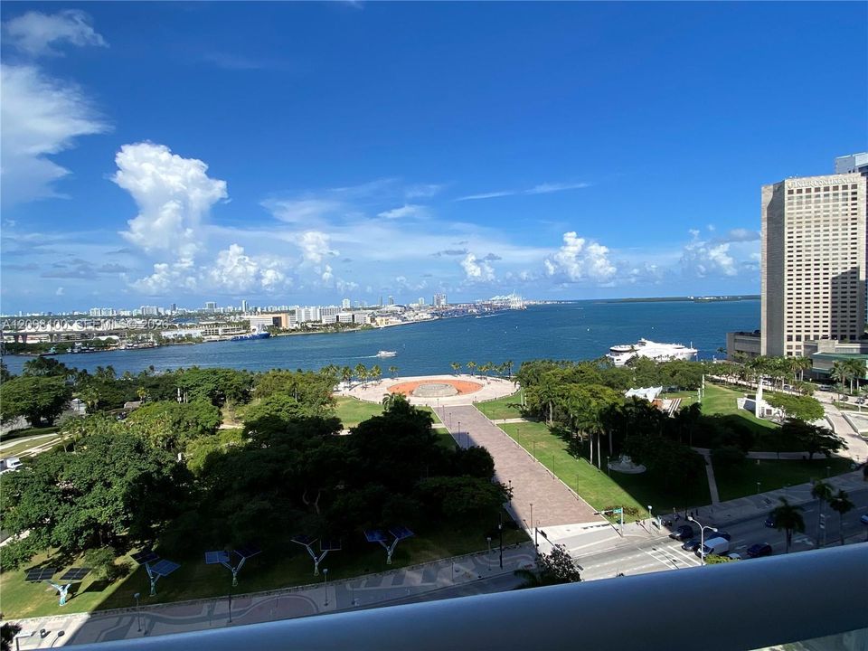 For Rent: $4,400 (2 beds, 2 baths, 1357 Square Feet)