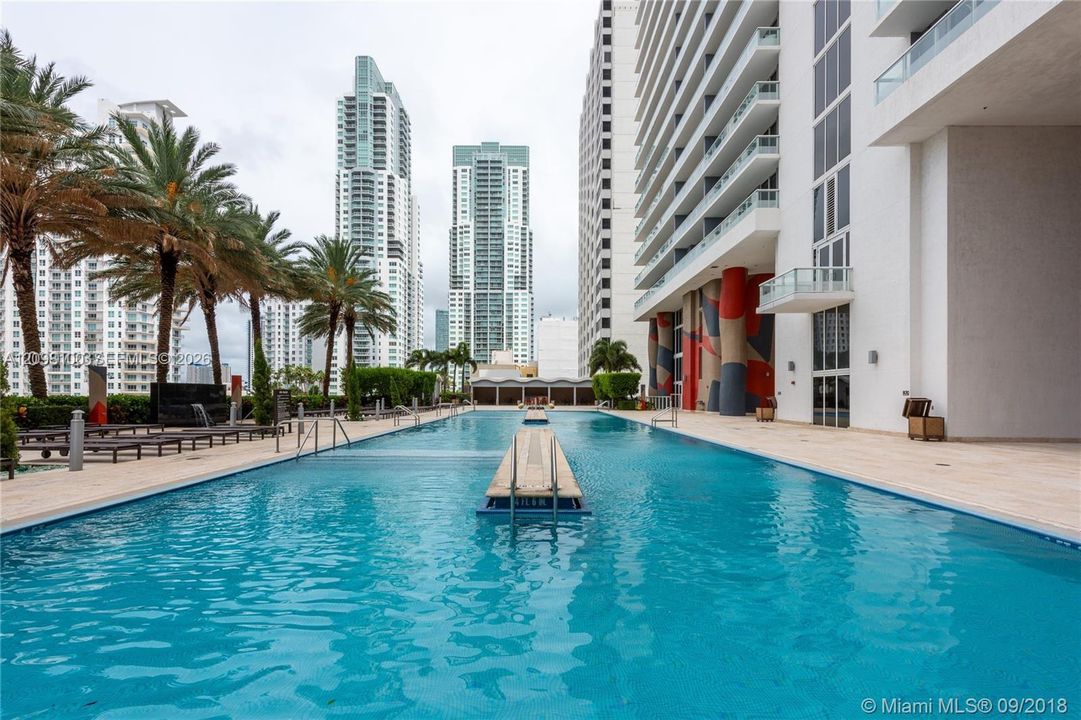 For Rent: $4,400 (2 beds, 2 baths, 1357 Square Feet)