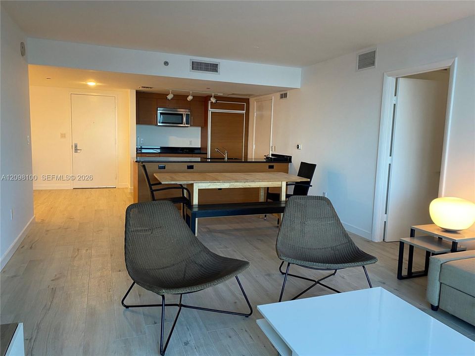 For Rent: $4,400 (2 beds, 2 baths, 1357 Square Feet)