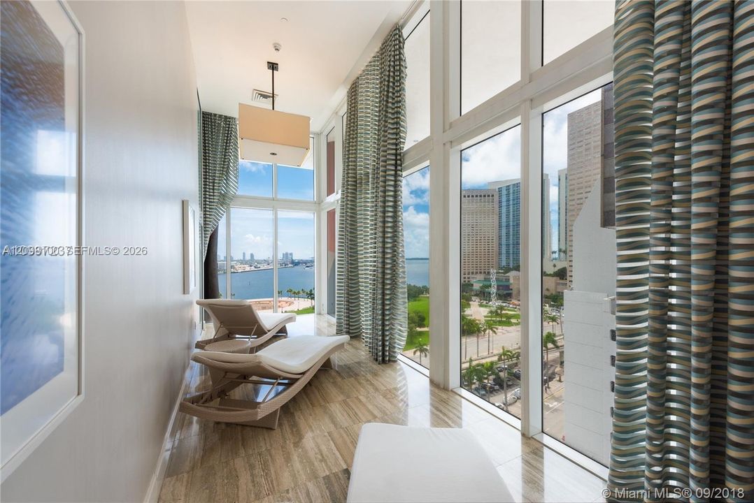 For Rent: $4,400 (2 beds, 2 baths, 1357 Square Feet)