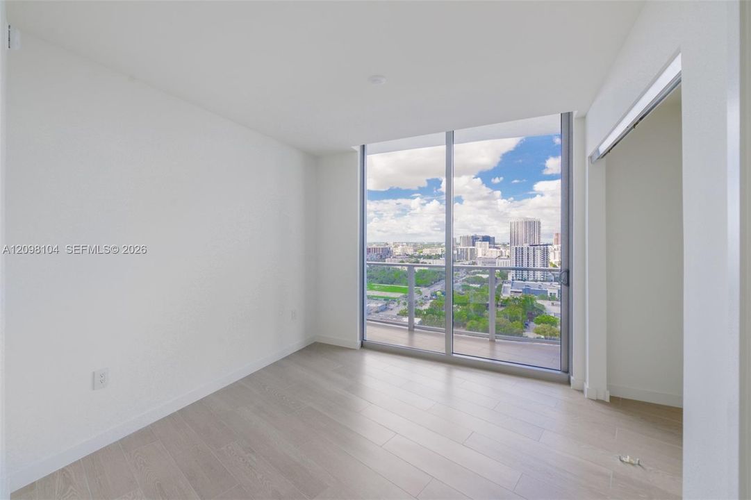 For Rent: $6,000 (1 beds, 1 baths, 1022 Square Feet)