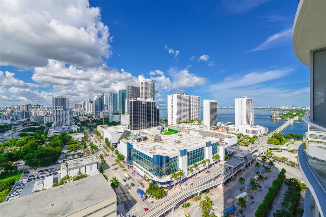 For Rent: $6,000 (1 beds, 1 baths, 1022 Square Feet)