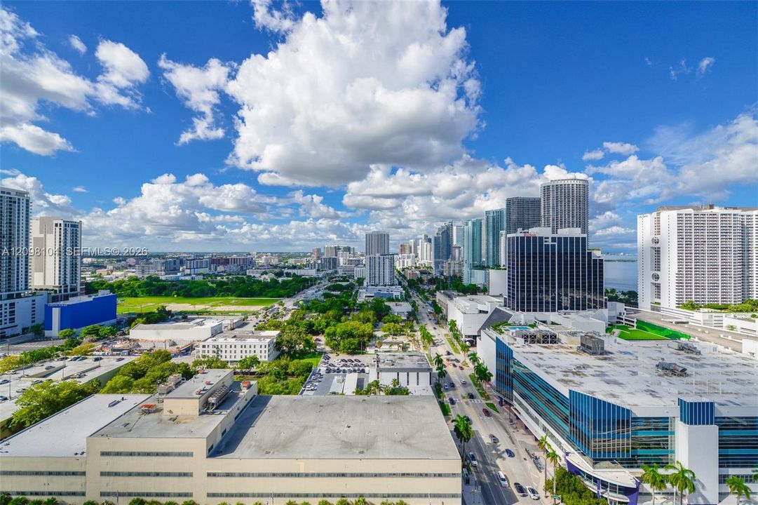 For Rent: $6,000 (1 beds, 1 baths, 1022 Square Feet)