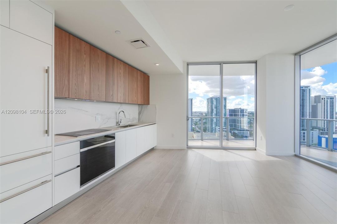 For Rent: $6,000 (1 beds, 1 baths, 1022 Square Feet)