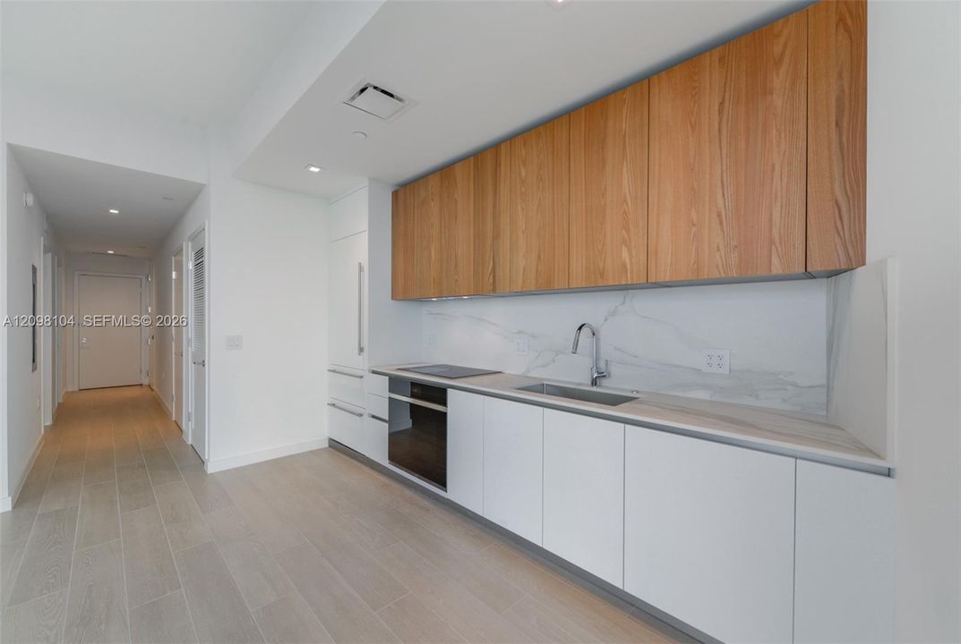 For Rent: $6,000 (1 beds, 1 baths, 1022 Square Feet)