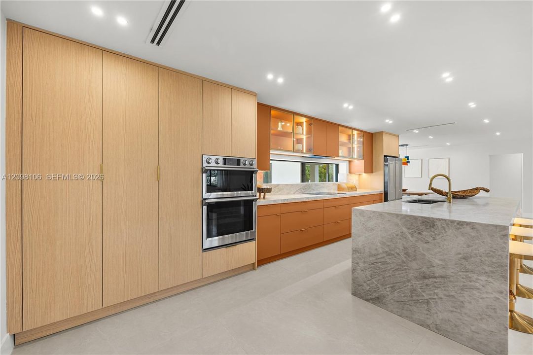 На продажу: $1,675,000 (4 спален, 3 ванн, 3214 Квадратных фут)