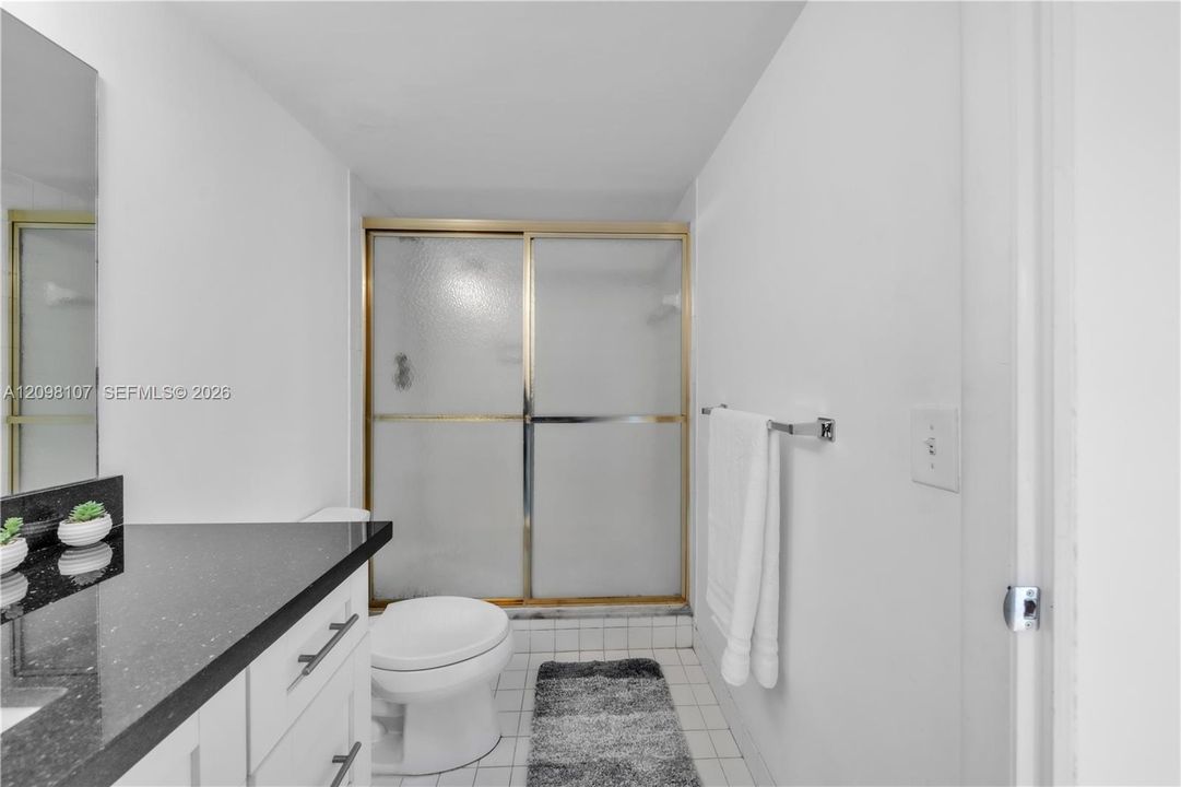 На продажу: $424,000 (2 спален, 2 ванн, 1050 Квадратных фут)