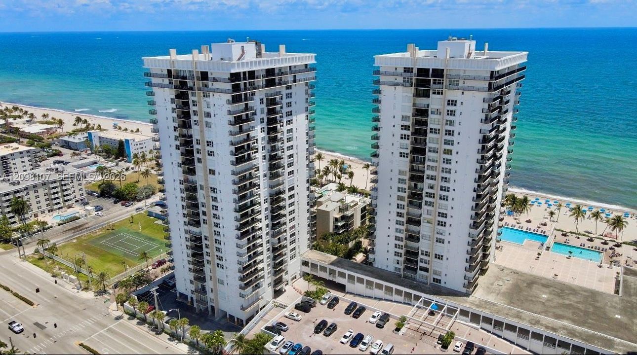 На продажу: $424,000 (2 спален, 2 ванн, 1050 Квадратных фут)