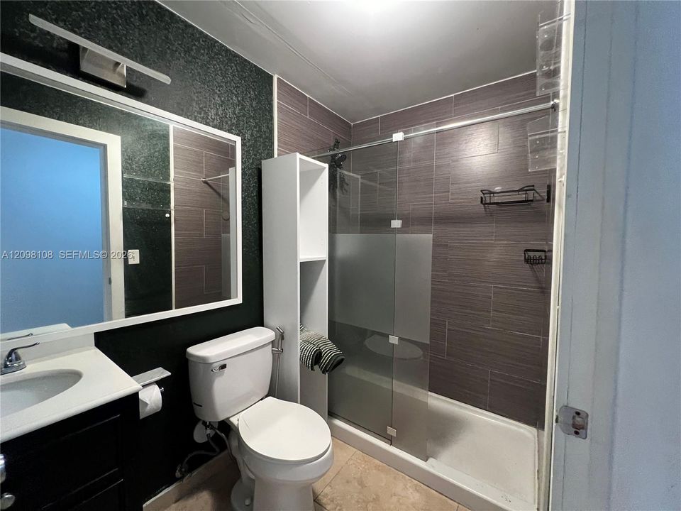 For Rent: $1,300 (1 beds, 1 baths, 600 Square Feet)
