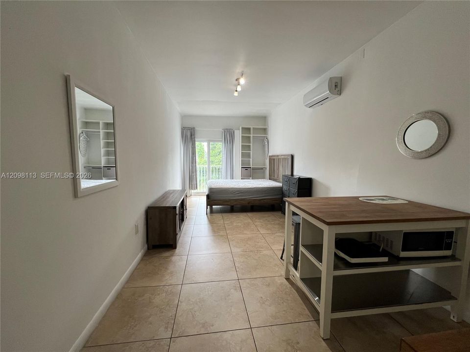 For Rent: $1,250 (1 beds, 1 baths, 600 Square Feet)
