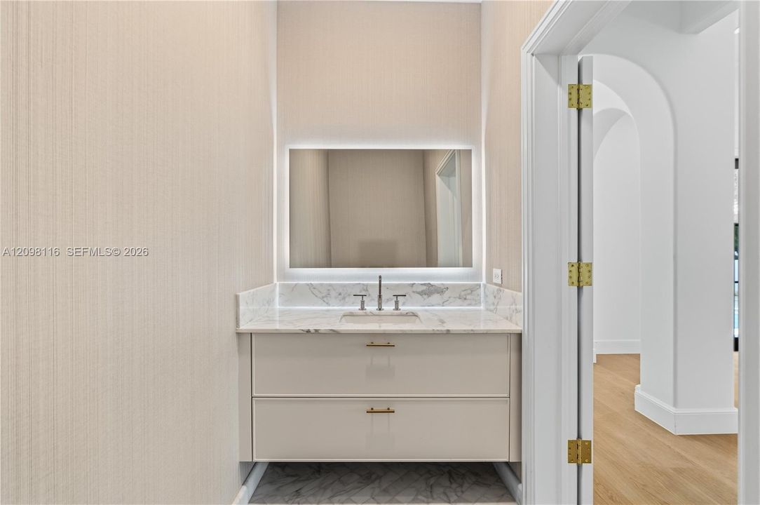 En Renta: $25,000 (3 camas, 3 baños, 2863 Pies cuadrados)
