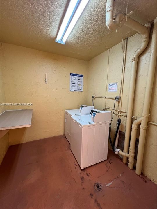 For Rent: $1,950 (1 beds, 1 baths, 712 Square Feet)