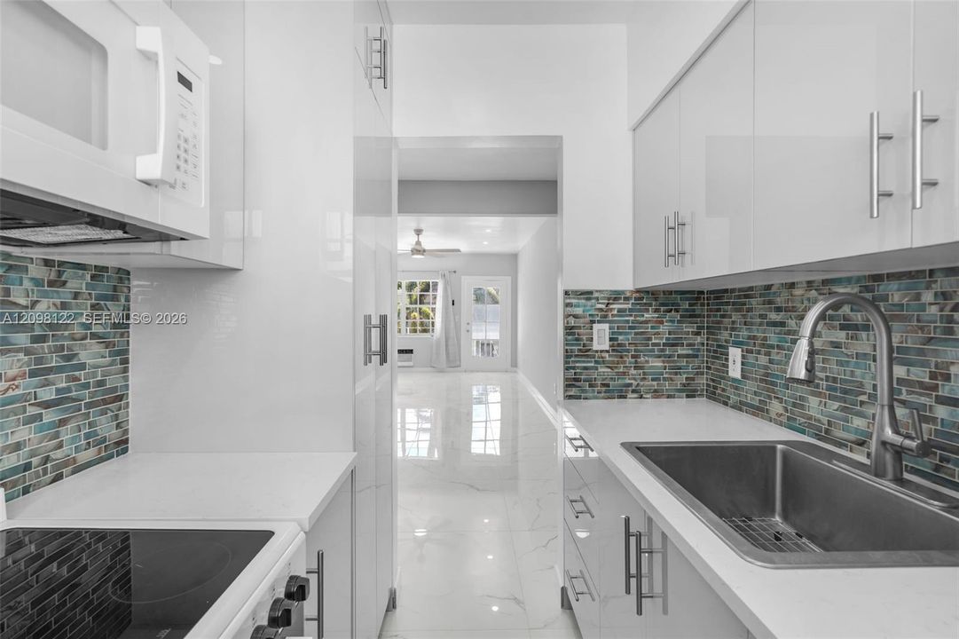For Sale: $200,000 (0 beds, 1 baths, 400 Square Feet)