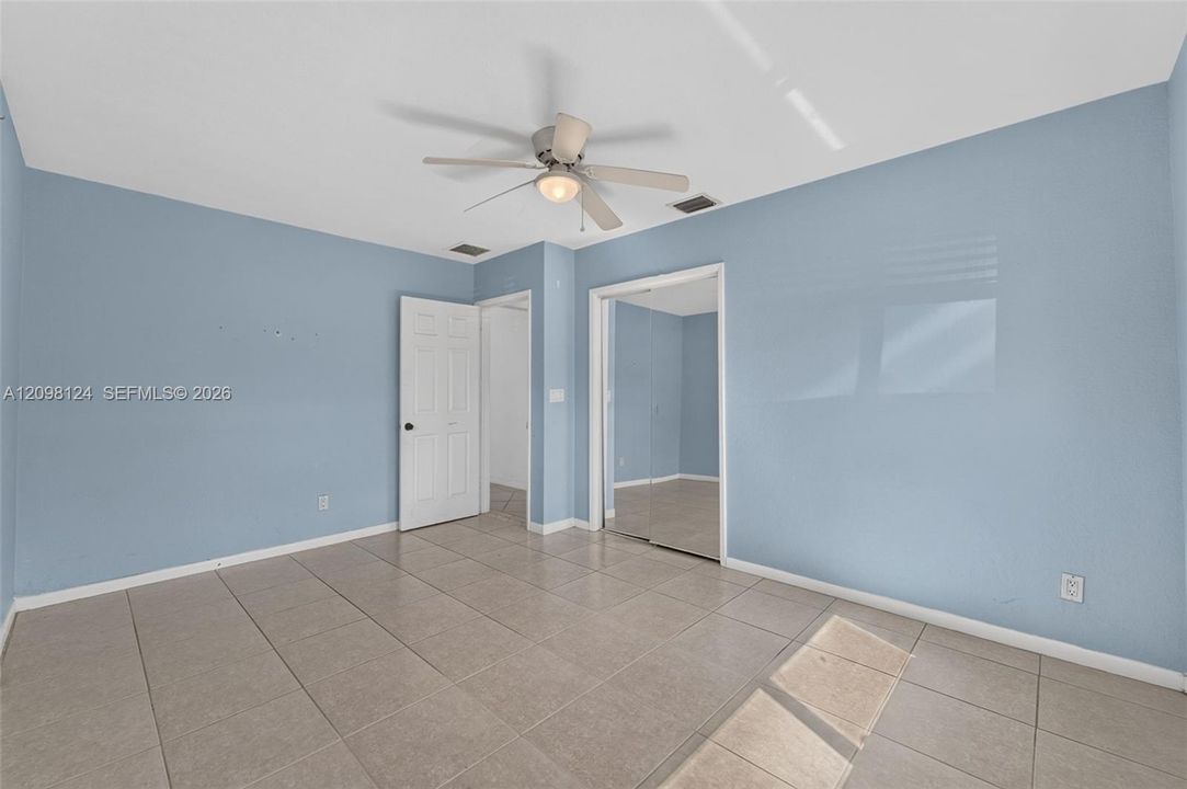 For Sale: $425,000 (2 beds, 1 baths, 1014 Square Feet)