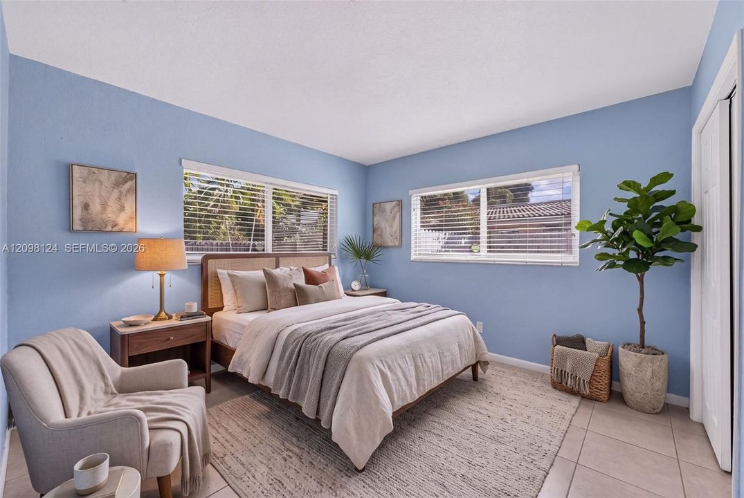 For Sale: $425,000 (2 beds, 1 baths, 1014 Square Feet)