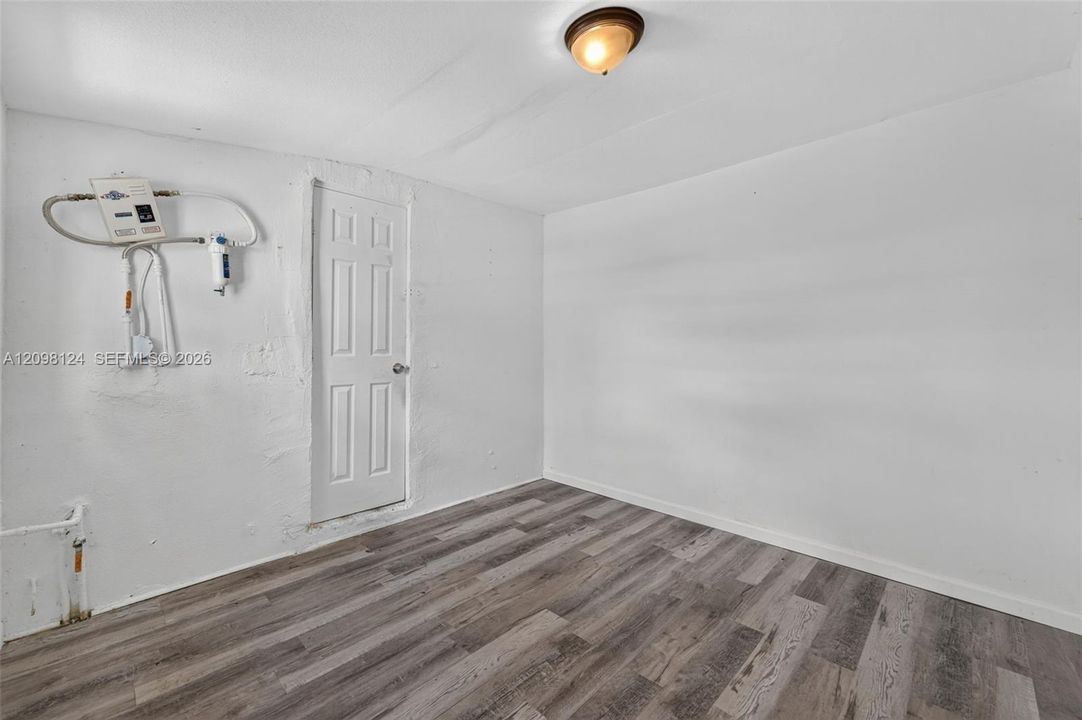 For Sale: $425,000 (2 beds, 1 baths, 1014 Square Feet)