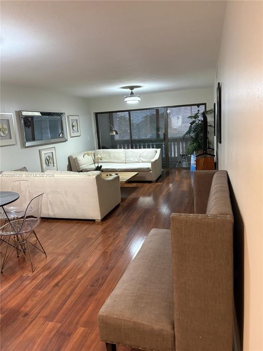 В аренду: $4,000 (2 спален, 2 ванн, 1094 Квадратных фут)