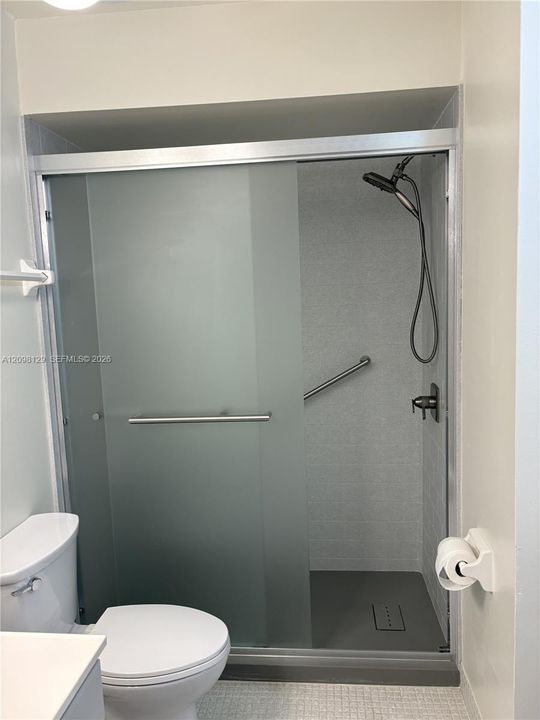 В аренду: $4,000 (2 спален, 2 ванн, 1094 Квадратных фут)