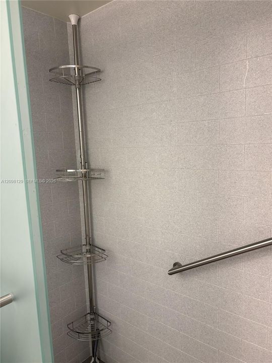 В аренду: $4,000 (2 спален, 2 ванн, 1094 Квадратных фут)