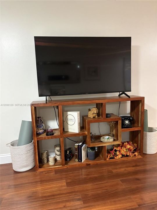 В аренду: $4,000 (2 спален, 2 ванн, 1094 Квадратных фут)