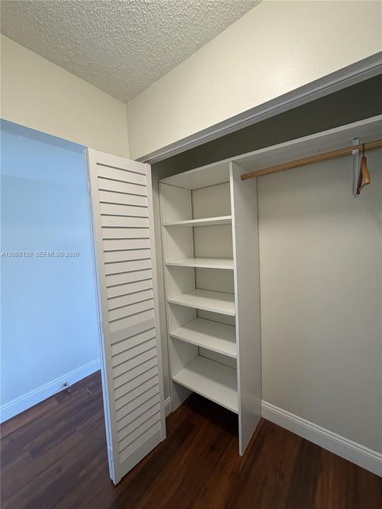 В аренду: $4,000 (2 спален, 2 ванн, 1094 Квадратных фут)