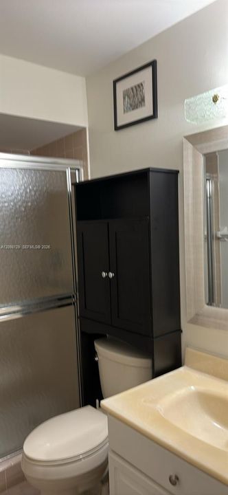 В аренду: $4,000 (2 спален, 2 ванн, 1094 Квадратных фут)
