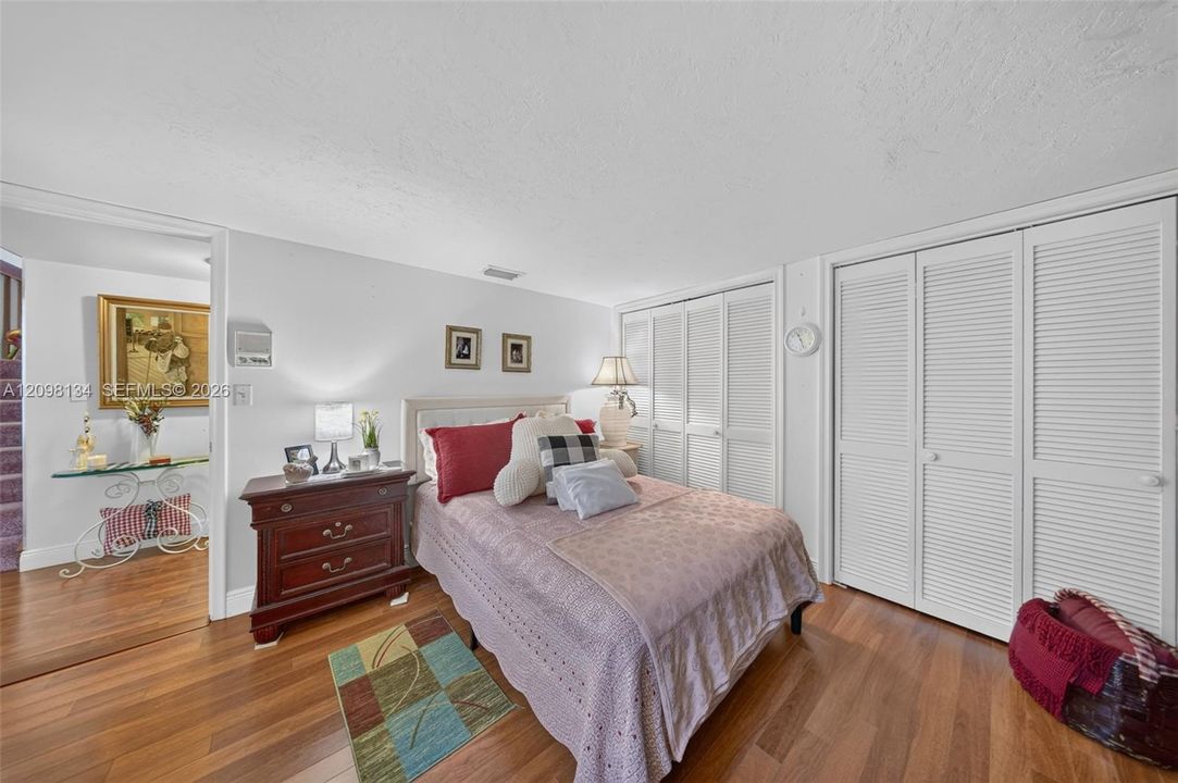 For Sale: $999,000 (4 beds, 3 baths, 2613 Square Feet)