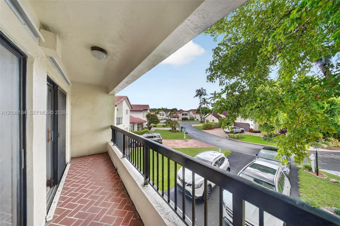 For Sale: $999,000 (4 beds, 3 baths, 2613 Square Feet)