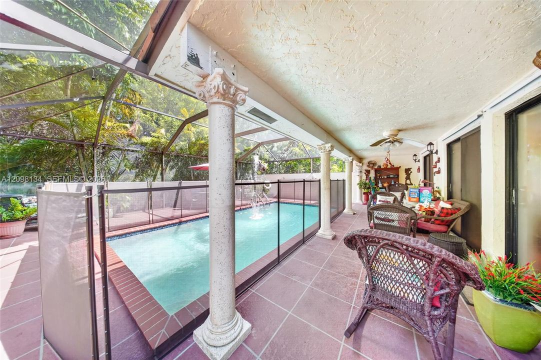 For Sale: $999,000 (4 beds, 3 baths, 2613 Square Feet)