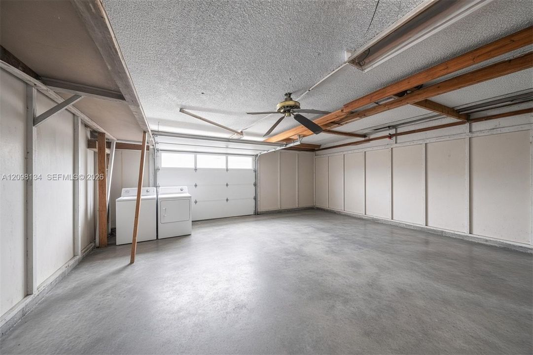 For Sale: $999,000 (4 beds, 3 baths, 2613 Square Feet)