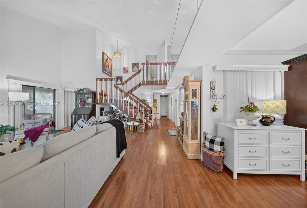 For Sale: $999,000 (4 beds, 3 baths, 2613 Square Feet)