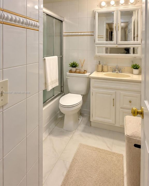 For Sale: $239,900 (2 beds, 2 baths, 782 Square Feet)