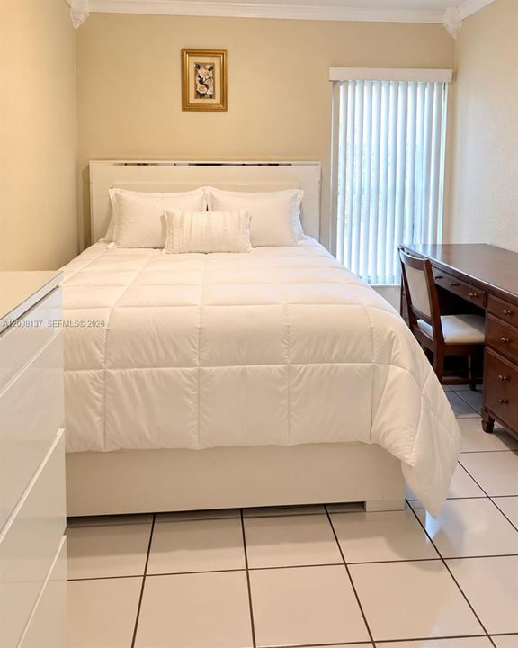For Sale: $239,900 (2 beds, 2 baths, 782 Square Feet)