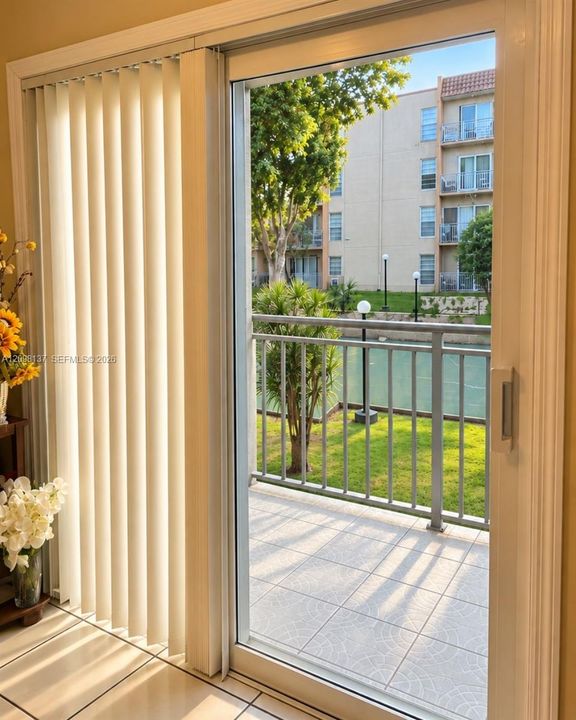 For Sale: $239,900 (2 beds, 2 baths, 782 Square Feet)