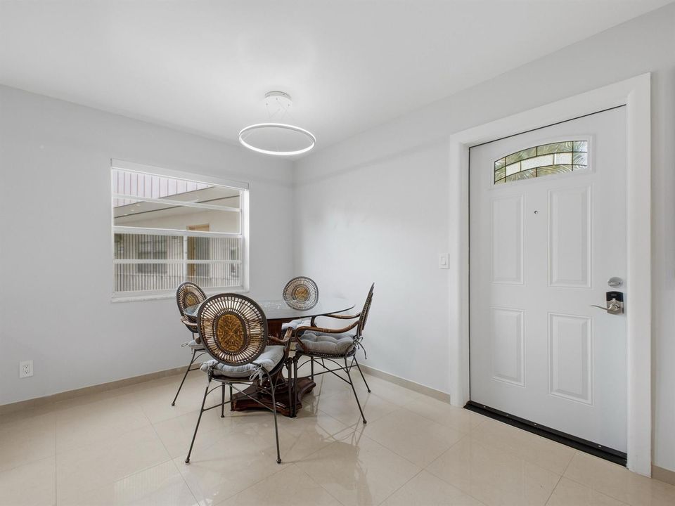 Dining Foyer