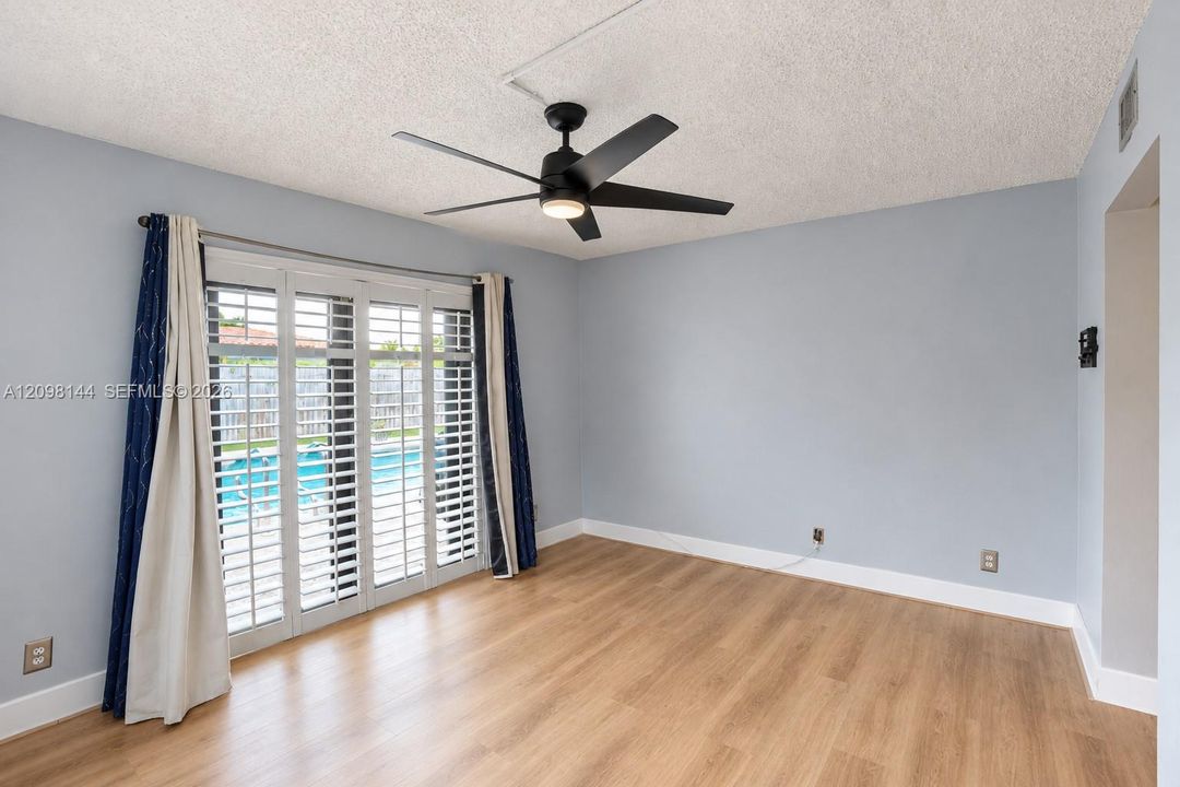 En Venta: $509,900 (3 camas, 2 baños, 1749 Pies cuadrados)